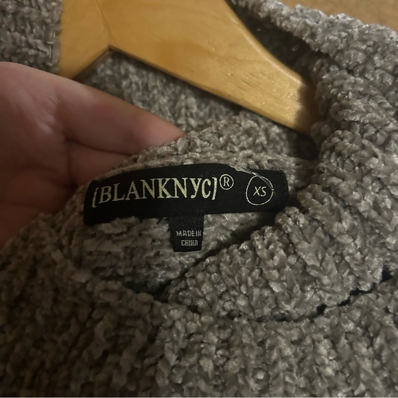 NWT Blank NYC Braided Chenille Able Turtleneck Sweater in Tonight Only Size XS - Picture 4 of 10